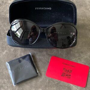 Salvatore Ferragamo Alt Fit Oval Cutaway